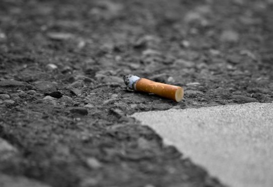 Cigarette - Teer par Norlando Pobre (CC-BY)